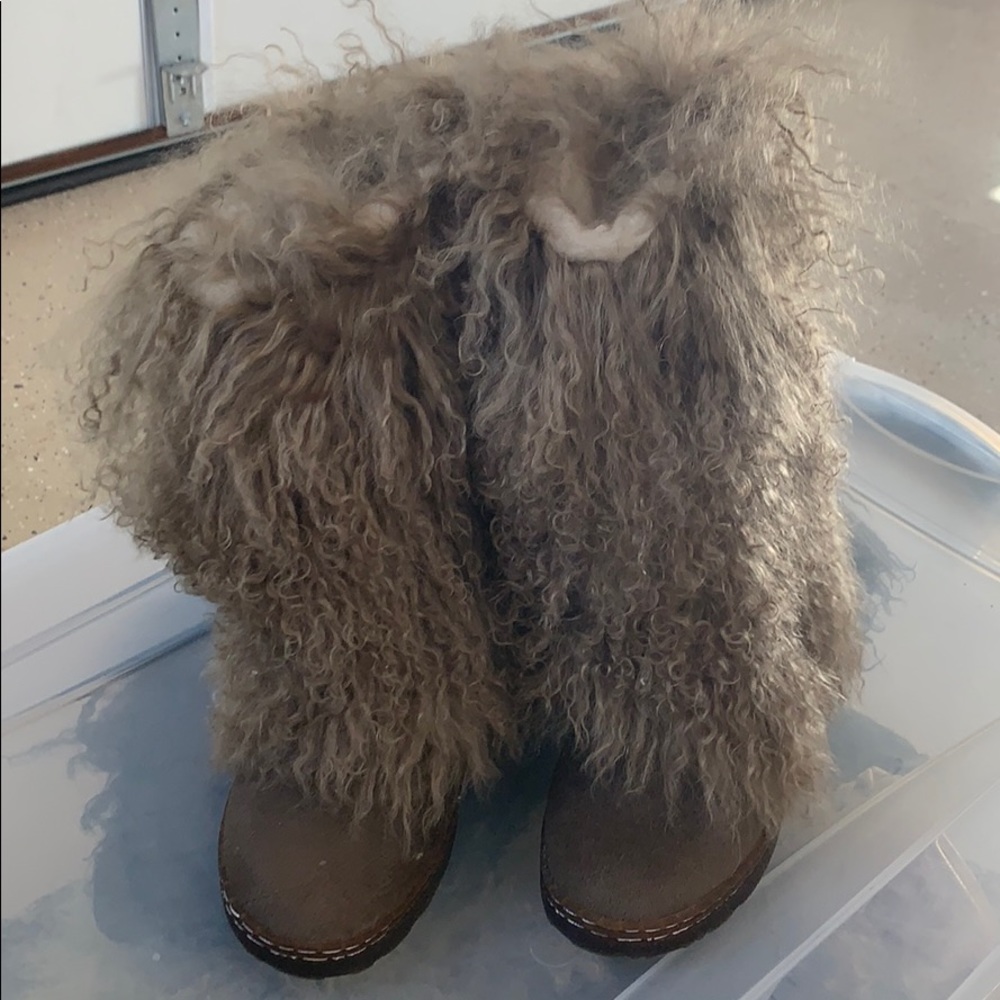 Winter fur boots